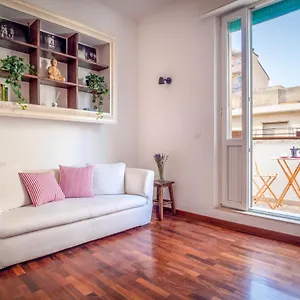 Appartamento Vicino Al Porto, Con Parcheggio, Livorno