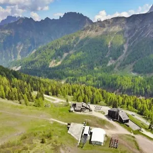 https://la-tana-del-lupo.hotelinveneto.com