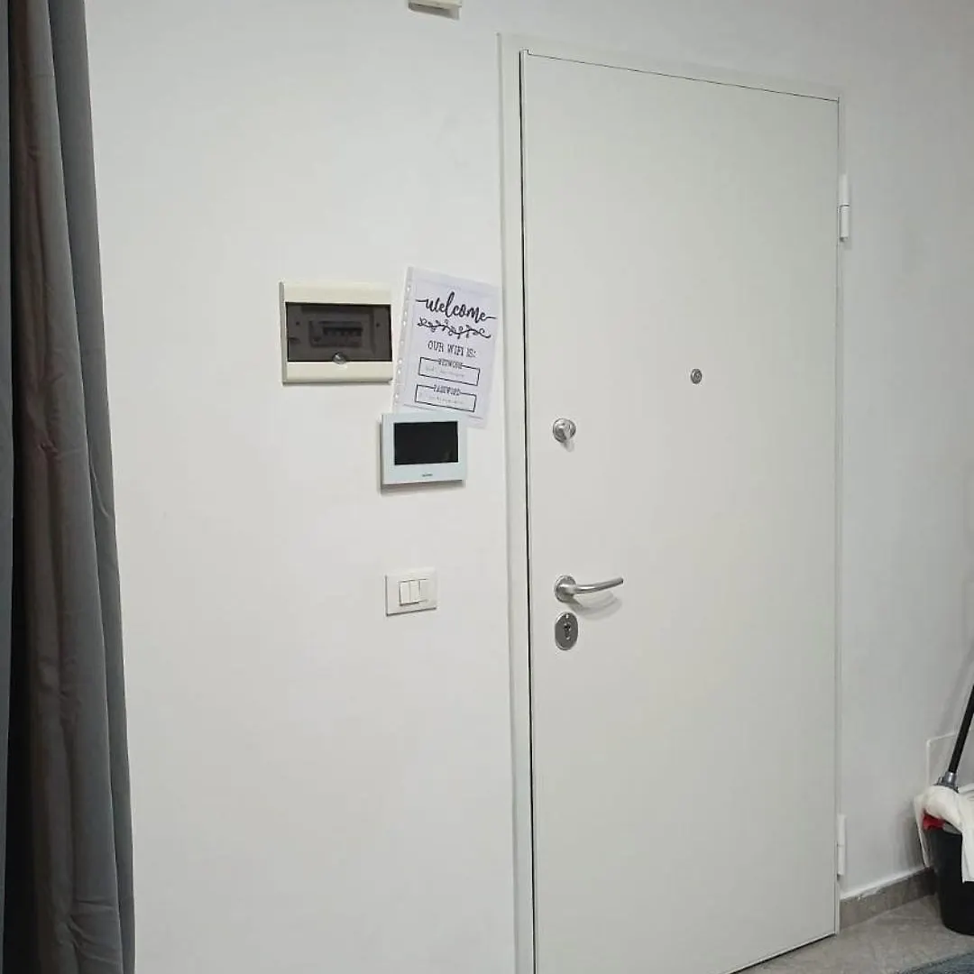 Ferienwohnung Casa N 2 Con Parcheggio Privato E Colonnina Ricarica Livorno Italien