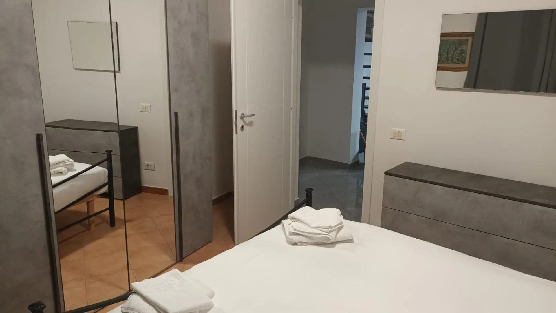 Apartment Ferienwohnung Casa N 2 Con Parcheggio Privato E Colonnina Ricarica Livorno